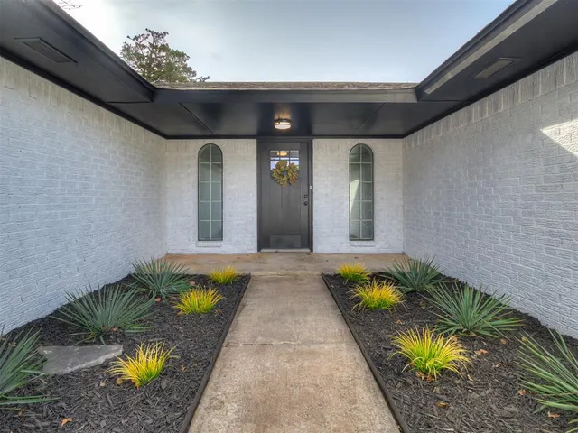 Photo 4 — 1724 Mimosa Lane, Newcastle, OK 73065