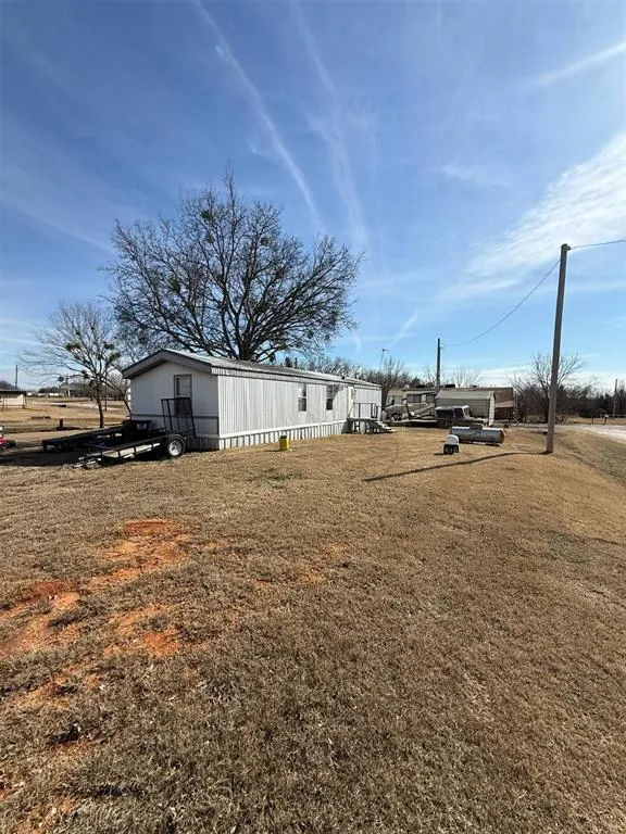 Photo 5 — 215 W K Street, Ringling, OK 73456
