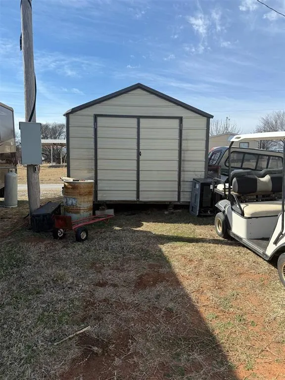 Photo 14 — 215 W K Street, Ringling, OK 73456