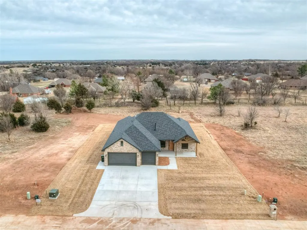 Front exterior — 1926 Cattle Drive, Guthrie, OK 73044