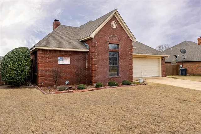 Photo 3 — 1514 Southern Hills Drive, Ardmore, OK 73401