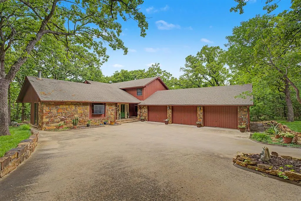 Front exterior — 5832 Arrowhead Drive, Sand Springs, OK 74063