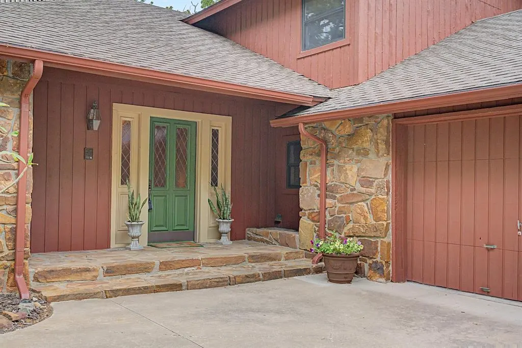 Photo 2 — 5832 Arrowhead Drive, Sand Springs, OK 74063