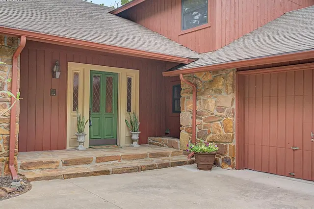 Photo 2 — 5832 Arrowhead Drive, Sand Springs, OK 74063