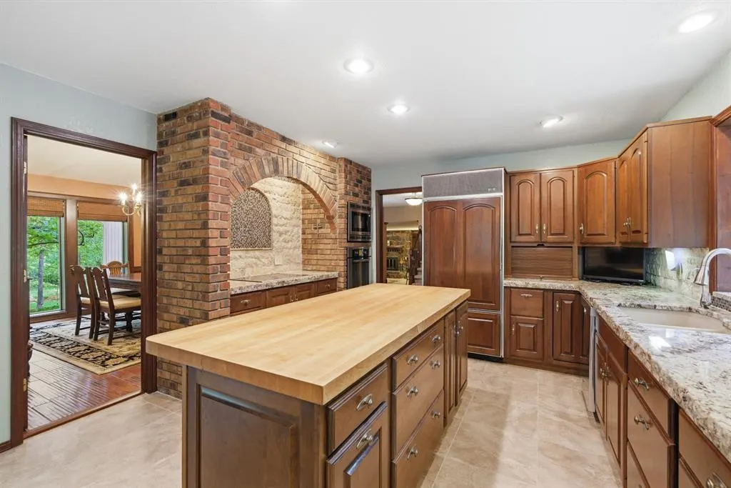 Photo 8 — 5832 Arrowhead Drive, Sand Springs, OK 74063