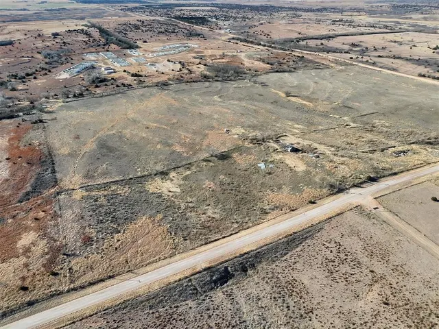 Photo 6 — 2 N 1690 Road 2, Reydon, OK 73660