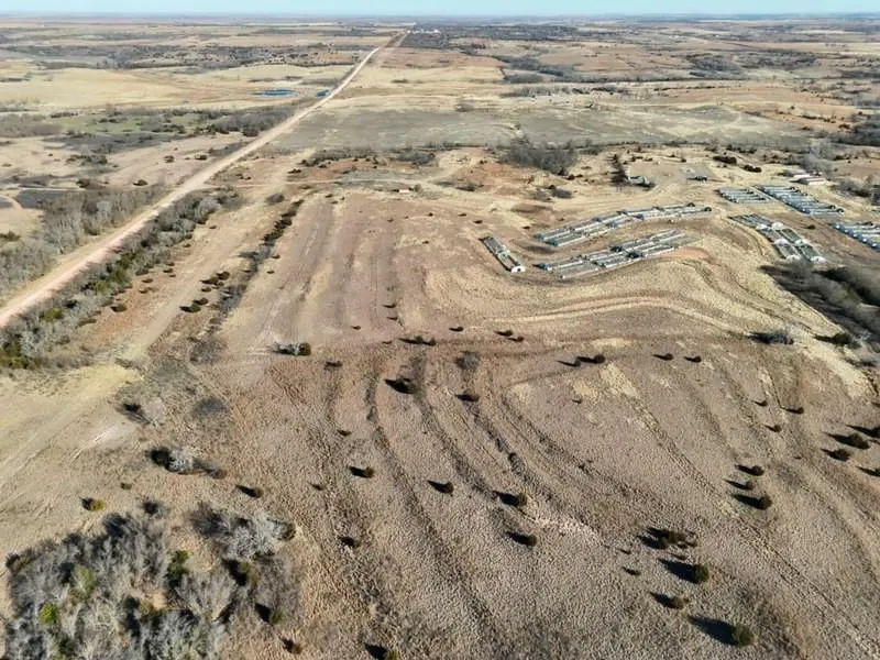 Photo 7 — 2 N 1690 Road 2, Reydon, OK 73660