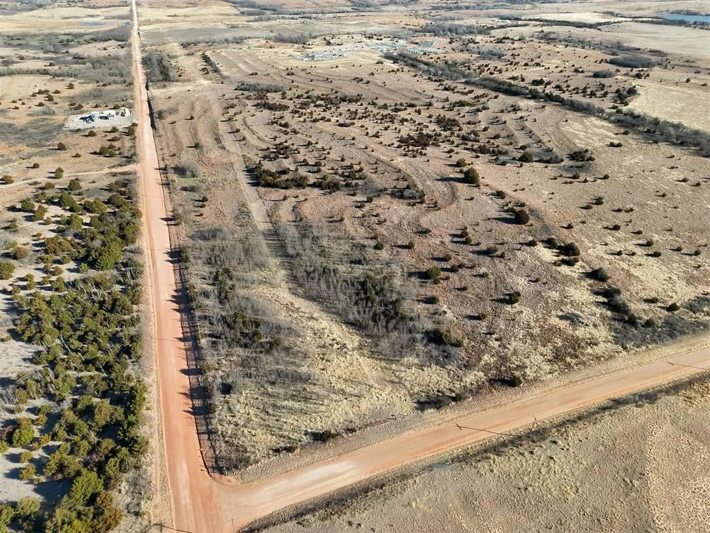 Photo 8 — 2 N 1690 Road 2, Reydon, OK 73660