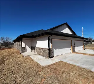 Sold home at 8801 N Walker Avenue #A