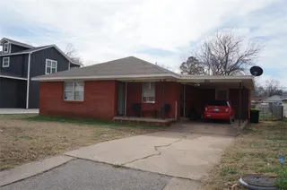 Sold home at 324 W Comanche Street
