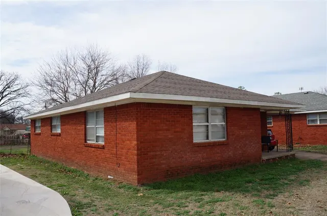 Photo 2 — 324 W Comanche Street, Purcell, OK 73080