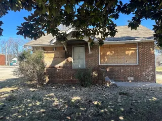 Sold home at 3831 NW 10th Street