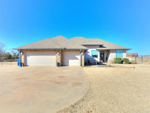 Front exterior — 4849 Hillcrest Lane, Edmond, OK 73025