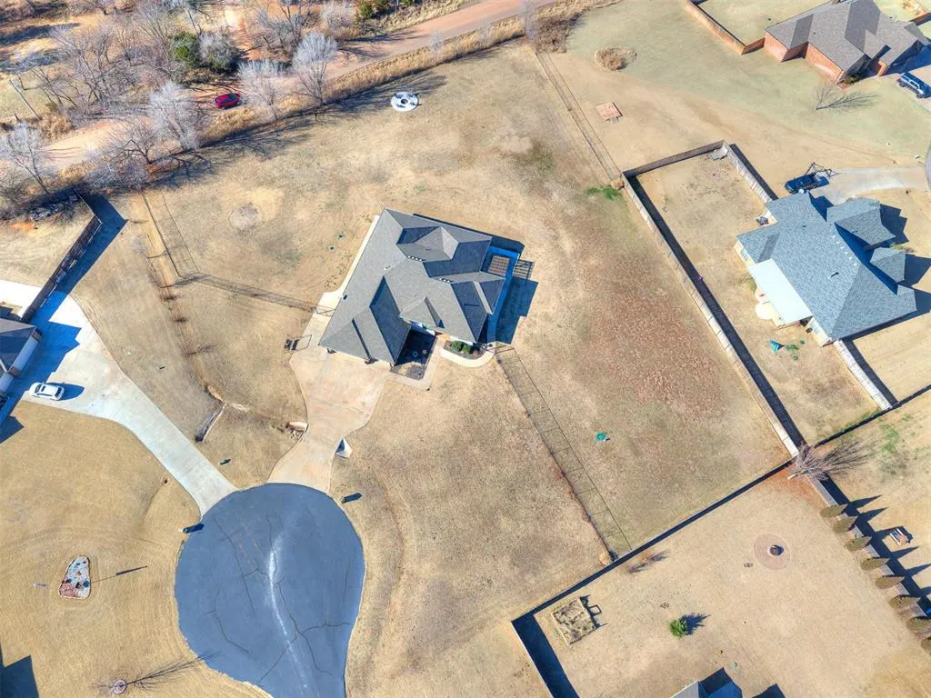 Photo 5 — 4849 Hillcrest Lane, Edmond, OK 73025