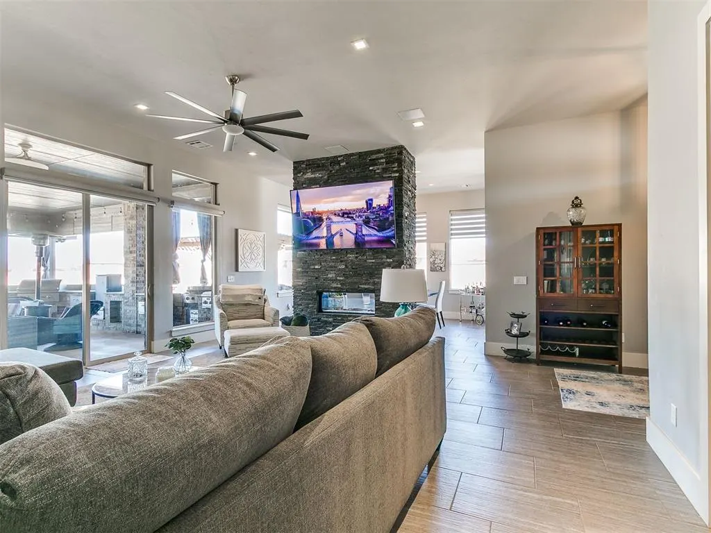 Photo 9 — 4849 Hillcrest Lane, Edmond, OK 73025