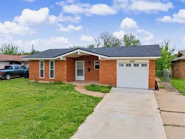 Front exterior — 1000 NW 104th Street, Oklahoma City, OK 73114