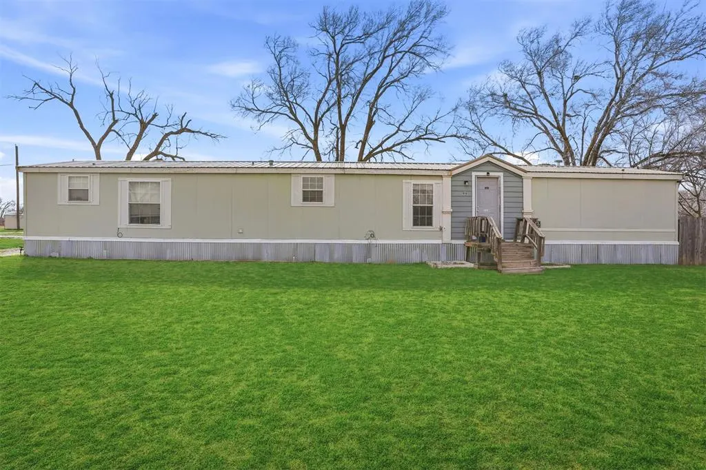 Photo 4 — 919 S Maple Avenue, Erick, OK 73645