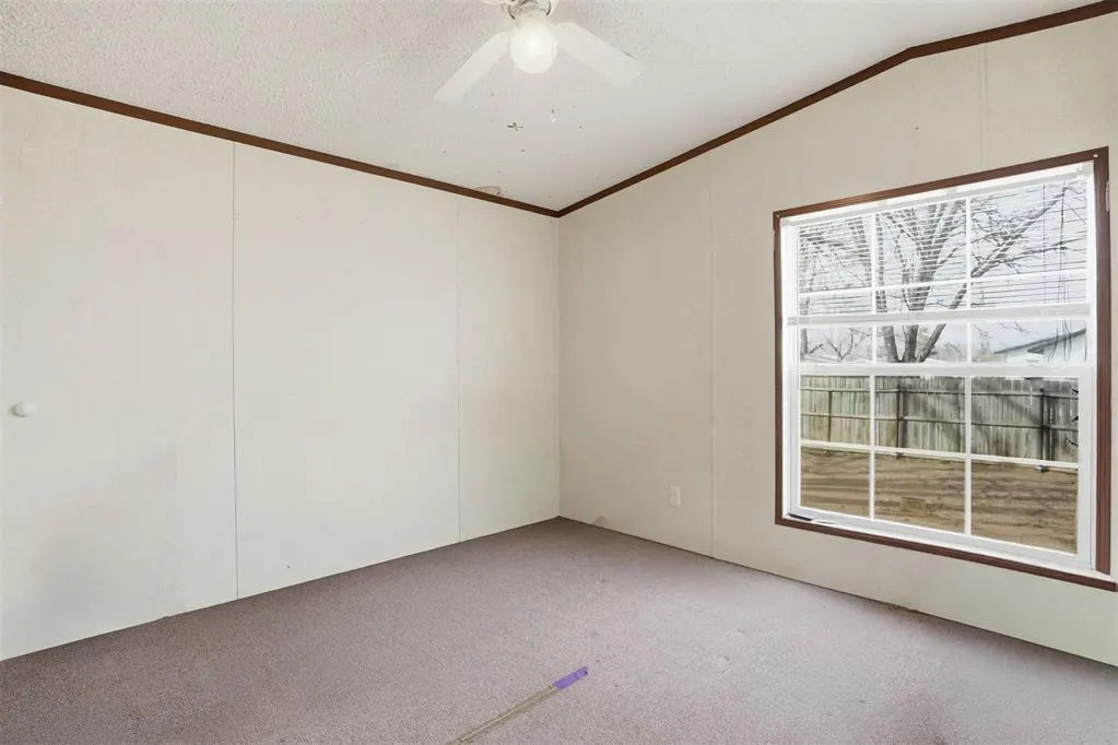 Photo 11 — 919 S Maple Avenue, Erick, OK 73645