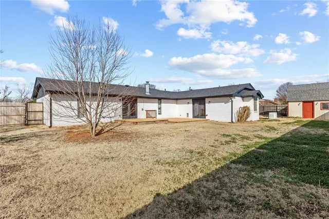 Photo 5 — 1407 Partridge Lane, Cordell, OK 73632