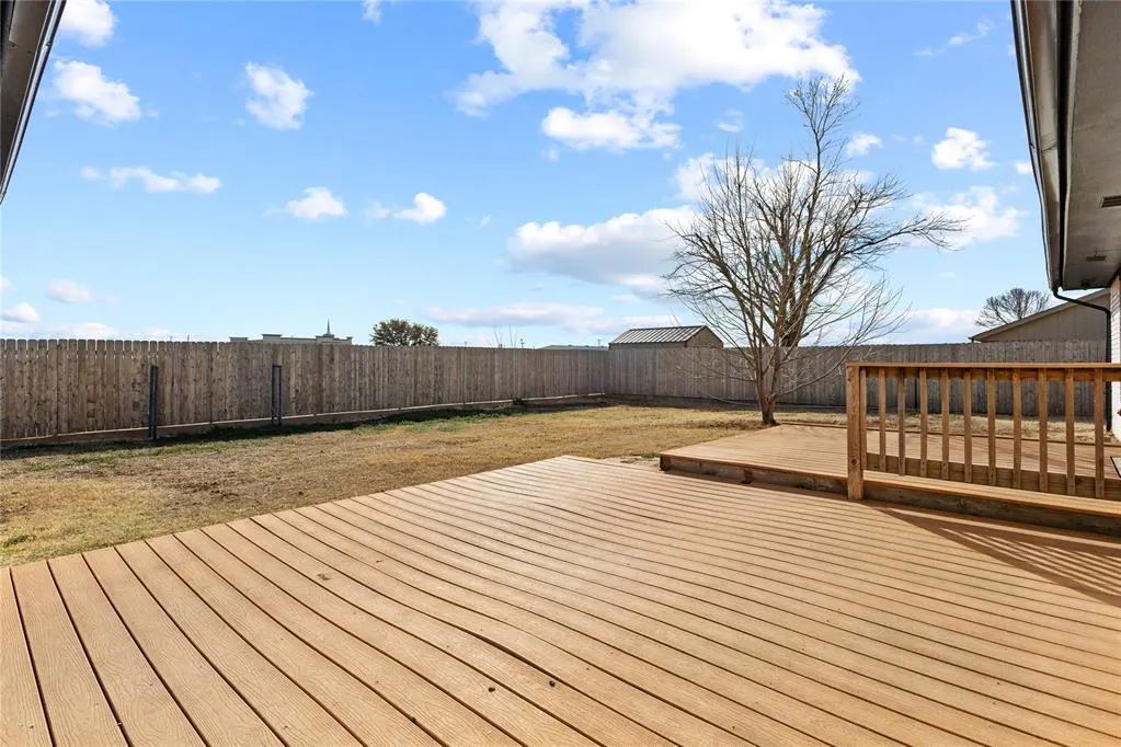 Photo 7 — 1407 Partridge Lane, Cordell, OK 73632