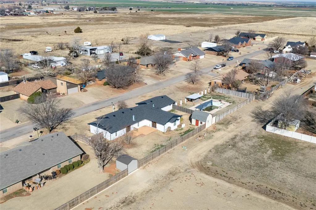 Photo 8 — 1407 Partridge Lane, Cordell, OK 73632