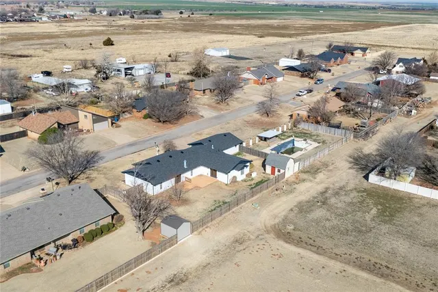 Photo 8 — 1407 Partridge Lane, Cordell, OK 73632