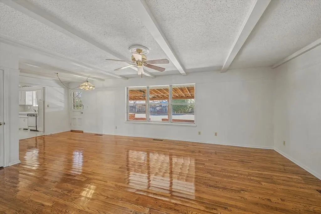 Photo 7 — 2908 N Moulton Drive, Oklahoma City, OK 73127
