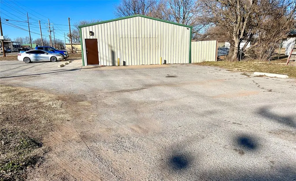 Photo 12 — 323 S Randall Corner, Elk City, OK 73644