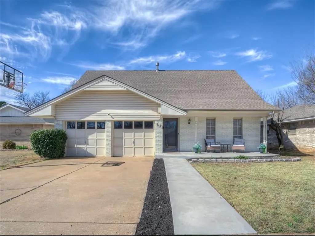 Front exterior — 812 E Annie Court, Norman, OK 73069