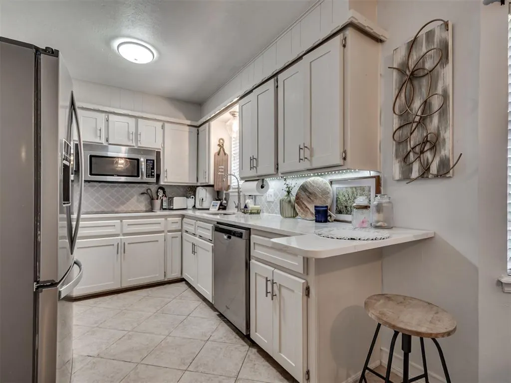 Photo 9 — 812 E Annie Court, Norman, OK 73069