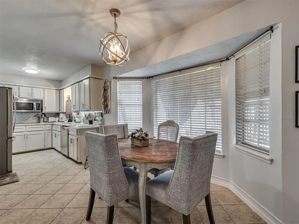 Photo 12 — 812 E Annie Court, Norman, OK 73069