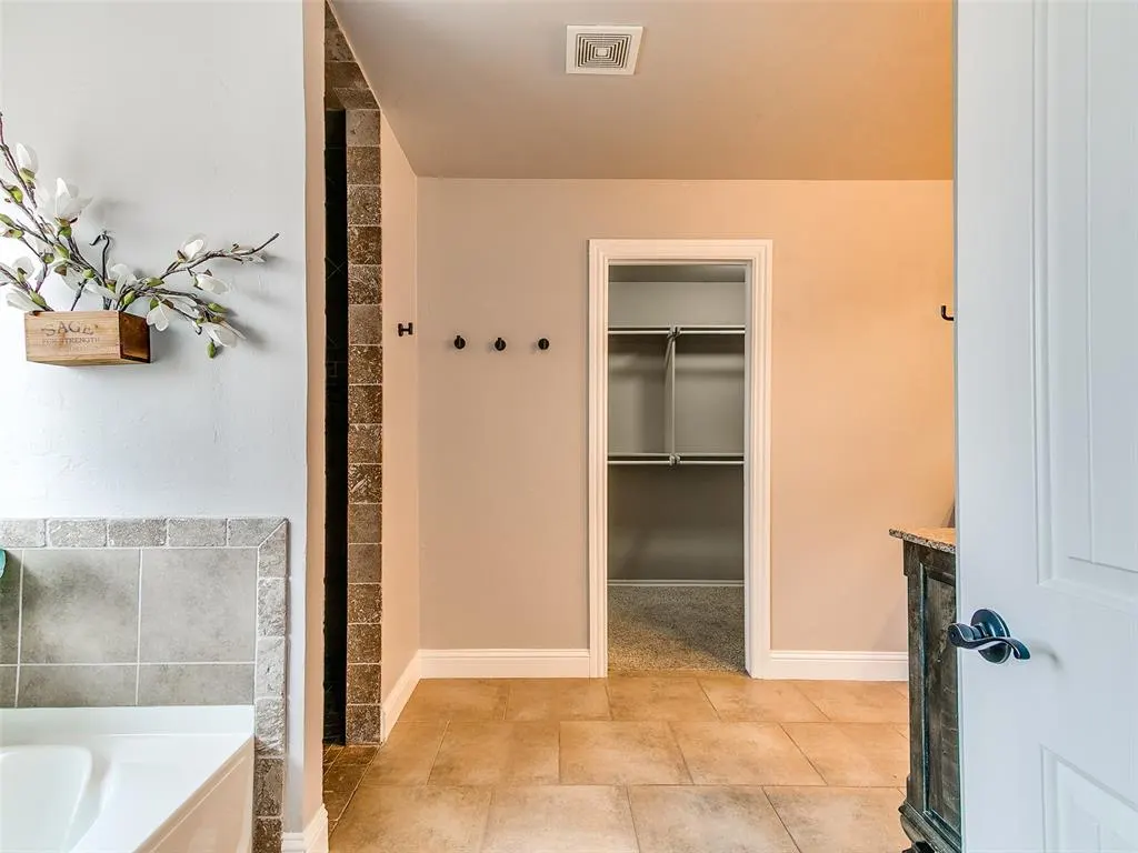 Photo 18 — 5005 NW 153rd Street, Edmond, OK 73013
