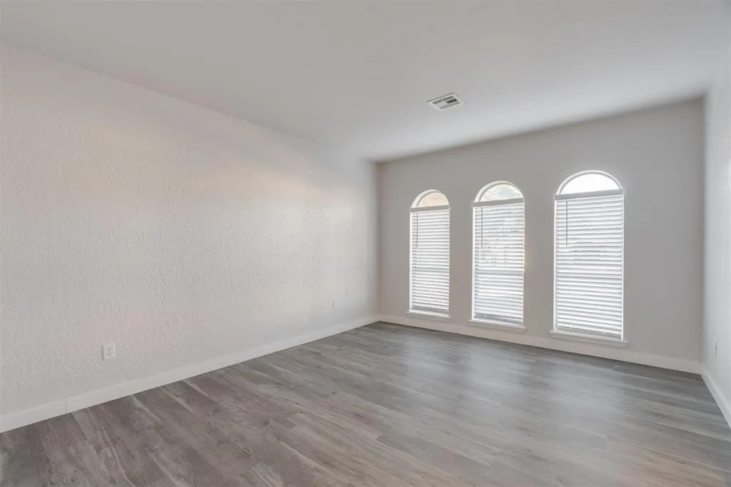 Photo 7 — 2704 NW 115th Street, Oklahoma City, OK 73120