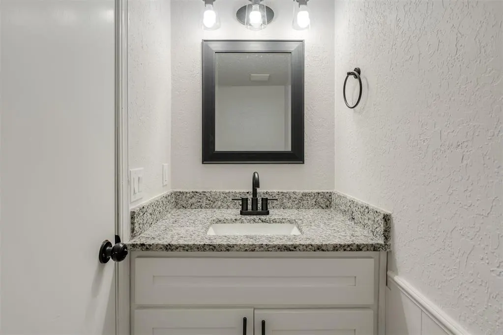 Photo 8 — 11715 N Francis Avenue, Oklahoma City, OK 73114