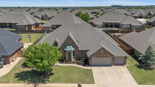 Photo 3 — 14424 Caledonia Way, Oklahoma City, OK 73142