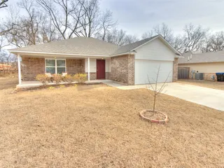 Sold home at 823 Highgarden Circle