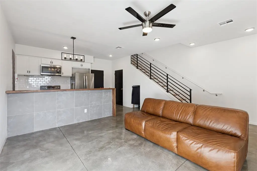 Photo 2 — 1008 N Francis Avenue A, Oklahoma City, OK 73106