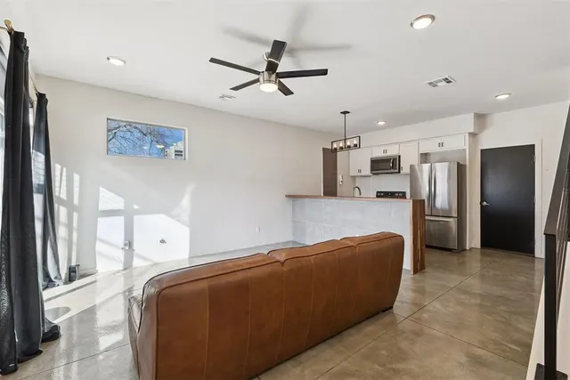 Photo 4 — 1008 N Francis Avenue A, Oklahoma City, OK 73106