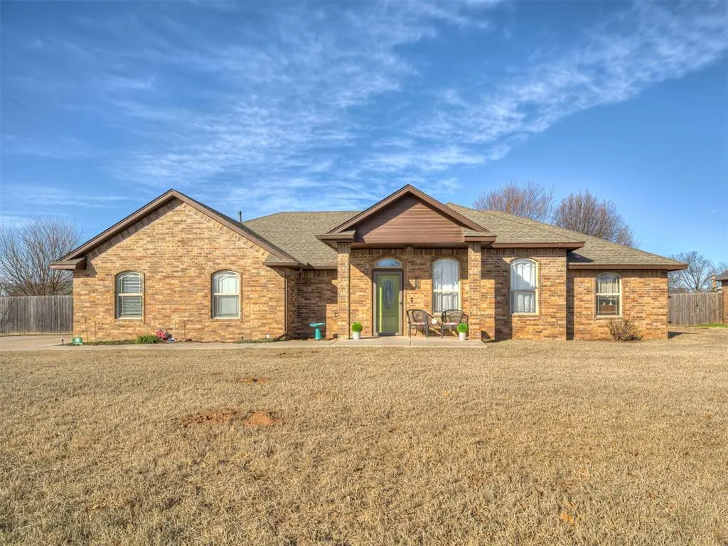 Photo 2 — 207 SE 7th Street, Lexington, OK 73051