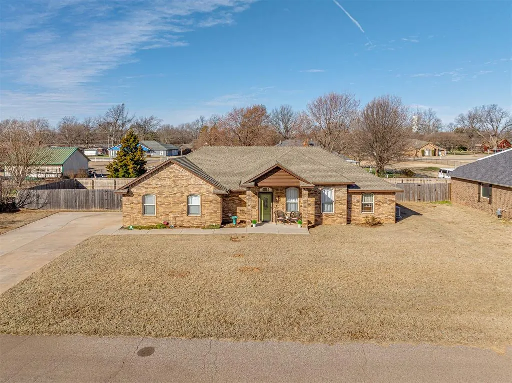 Photo 3 — 207 SE 7th Street, Lexington, OK 73051