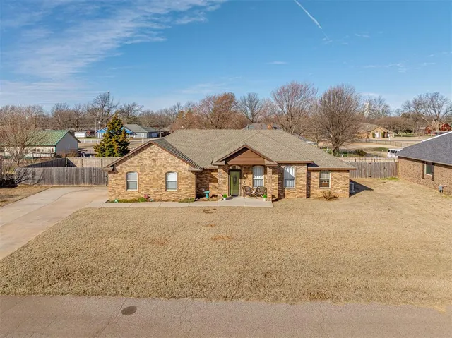 Photo 3 — 207 SE 7th Street, Lexington, OK 73051