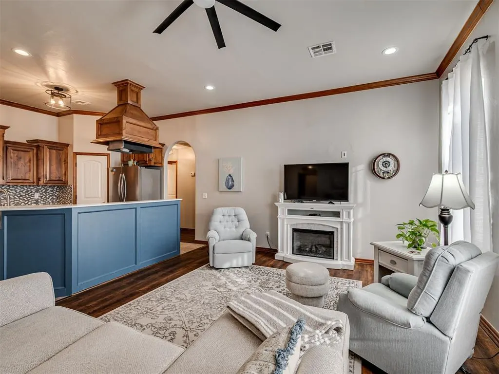 Photo 5 — 207 SE 7th Street, Lexington, OK 73051