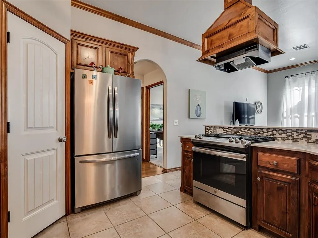 Photo 9 — 207 SE 7th Street, Lexington, OK 73051