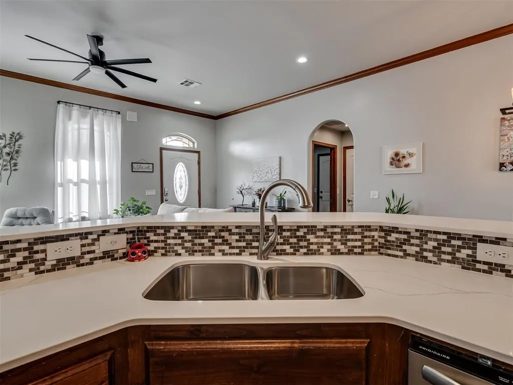 Photo 12 — 207 SE 7th Street, Lexington, OK 73051