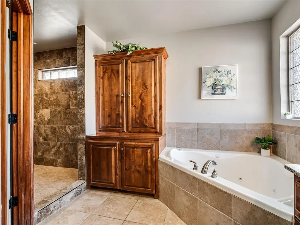 Photo 19 — 207 SE 7th Street, Lexington, OK 73051