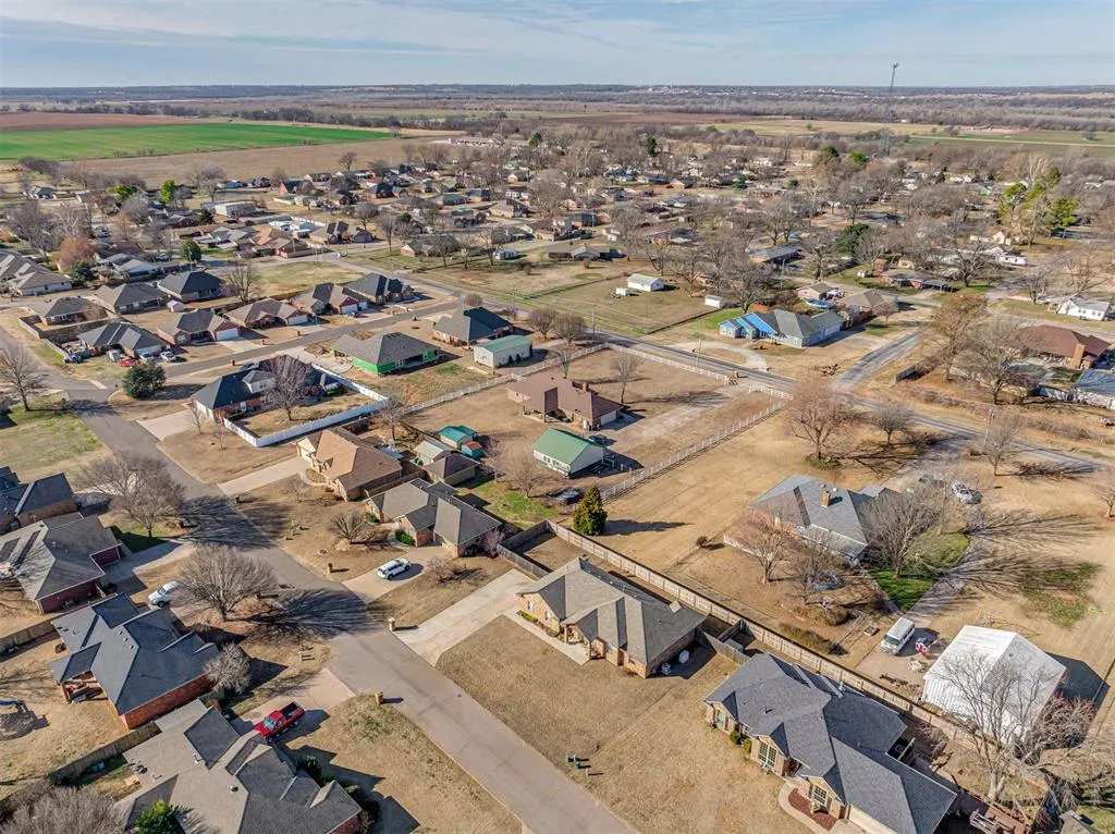 Photo 42 — 207 SE 7th Street, Lexington, OK 73051