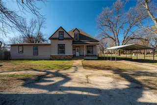 Sold home at 319 E Bradley Avenue
