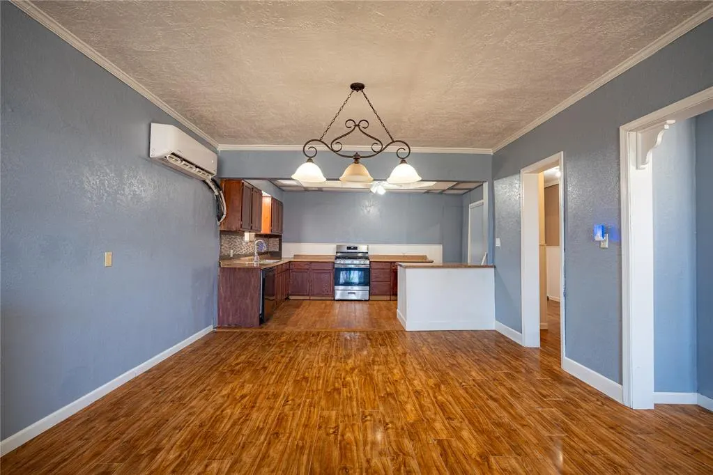 Photo 11 — 319 E Bradley Avenue, Pauls Valley, OK 73075
