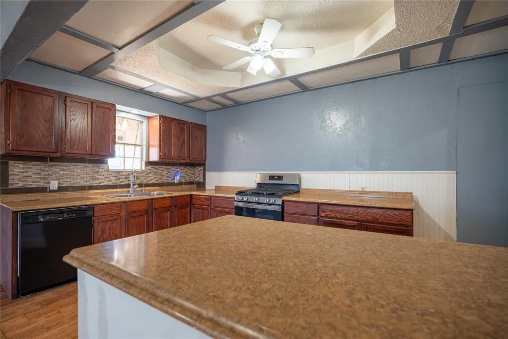 Photo 13 — 319 E Bradley Avenue, Pauls Valley, OK 73075