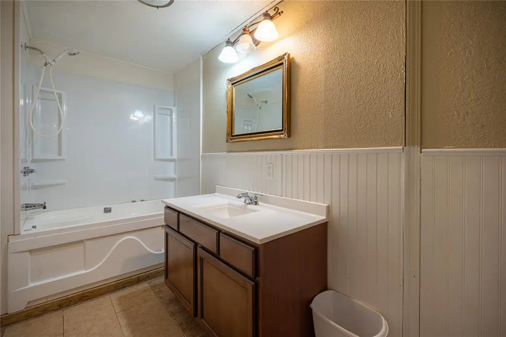 Photo 35 — 319 E Bradley Avenue, Pauls Valley, OK 73075
